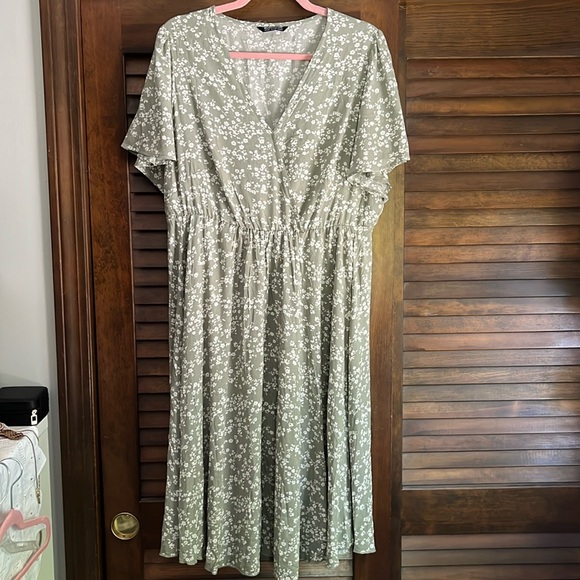 BloomChic Sage Green Floral Dress - Picture 4 of 9